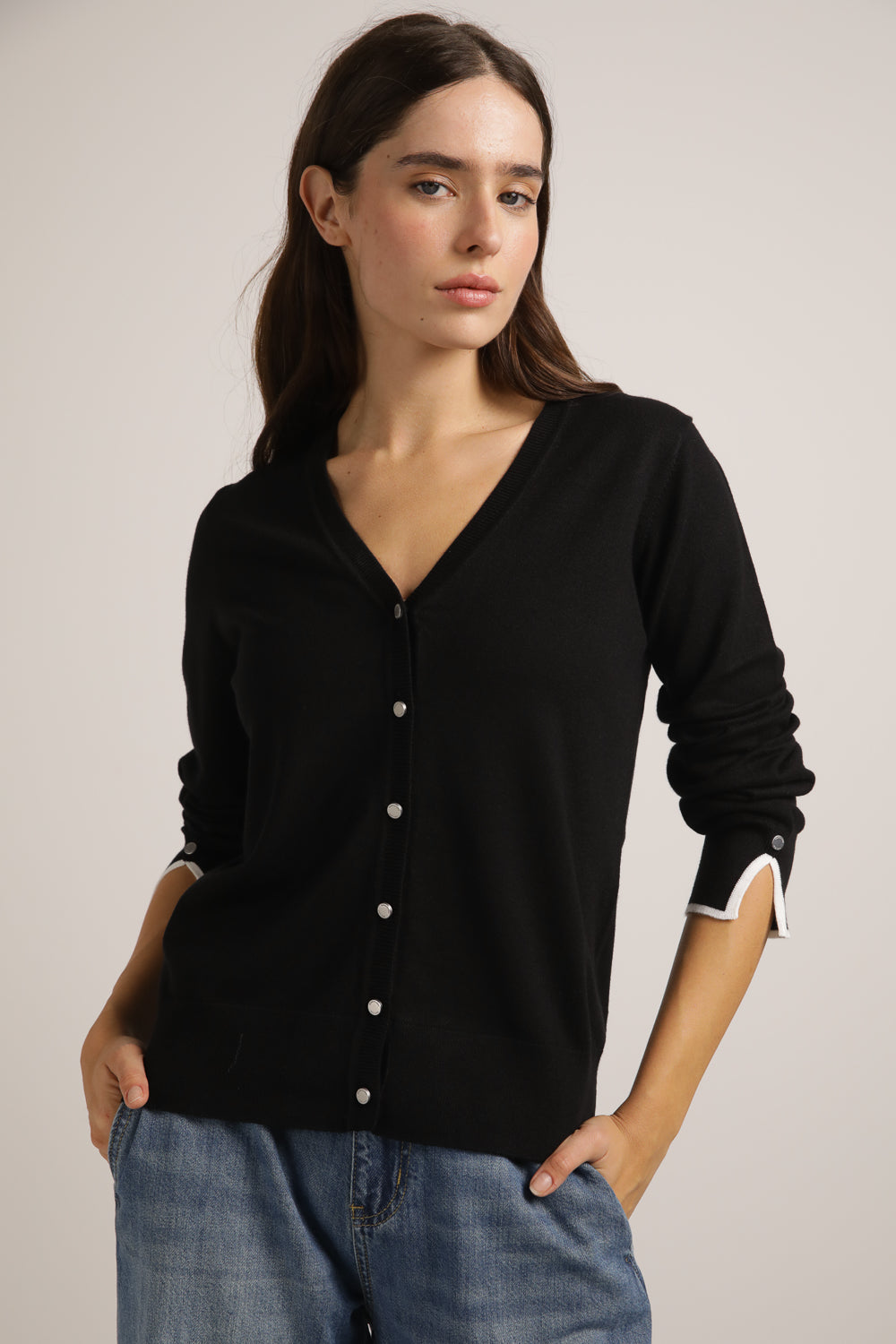 סריג קרדיגן בייסיק עם מחשוף וי | קנת קול