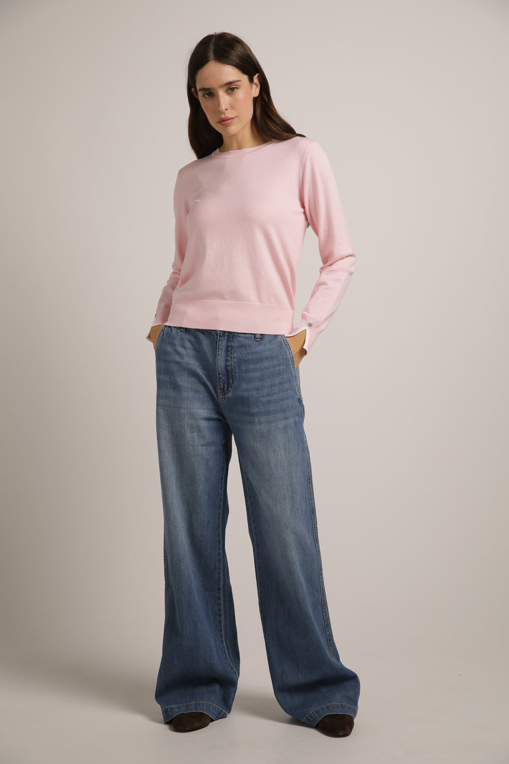 סריג בייסיק עם מחשוף עגול | קנת קול