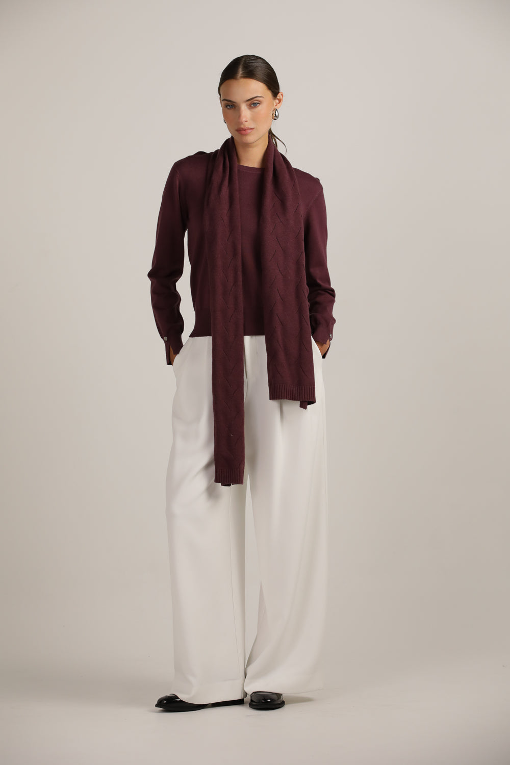 צעיף סרוג עם דוגמה עדינה | קנת קול