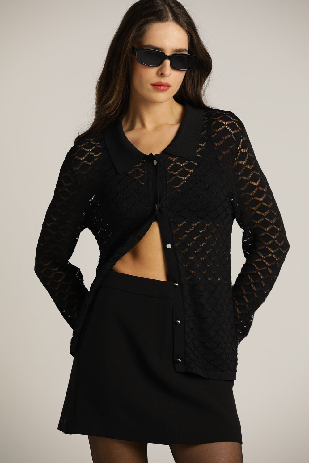 קרדיגן שחור שקפקף מעוצב בסריגה דקורטיבית | קנת קול