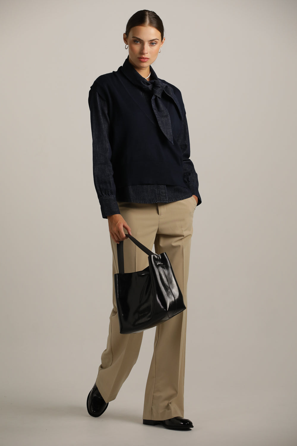 ווסט סרוג עם מחשוף וי עמוק | קנת קול