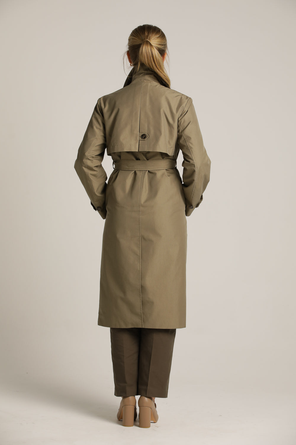 מעיל טראנץ' קלאסי בגוון ירוק זית | קנת קול