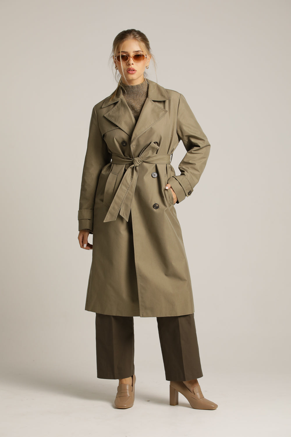 מעיל טראנץ' קלאסי בגוון ירוק זית | קנת קול