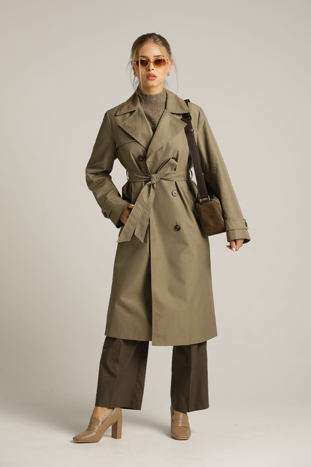 מעיל טראנץ' קלאסי בגוון ירוק זית | קנת קול