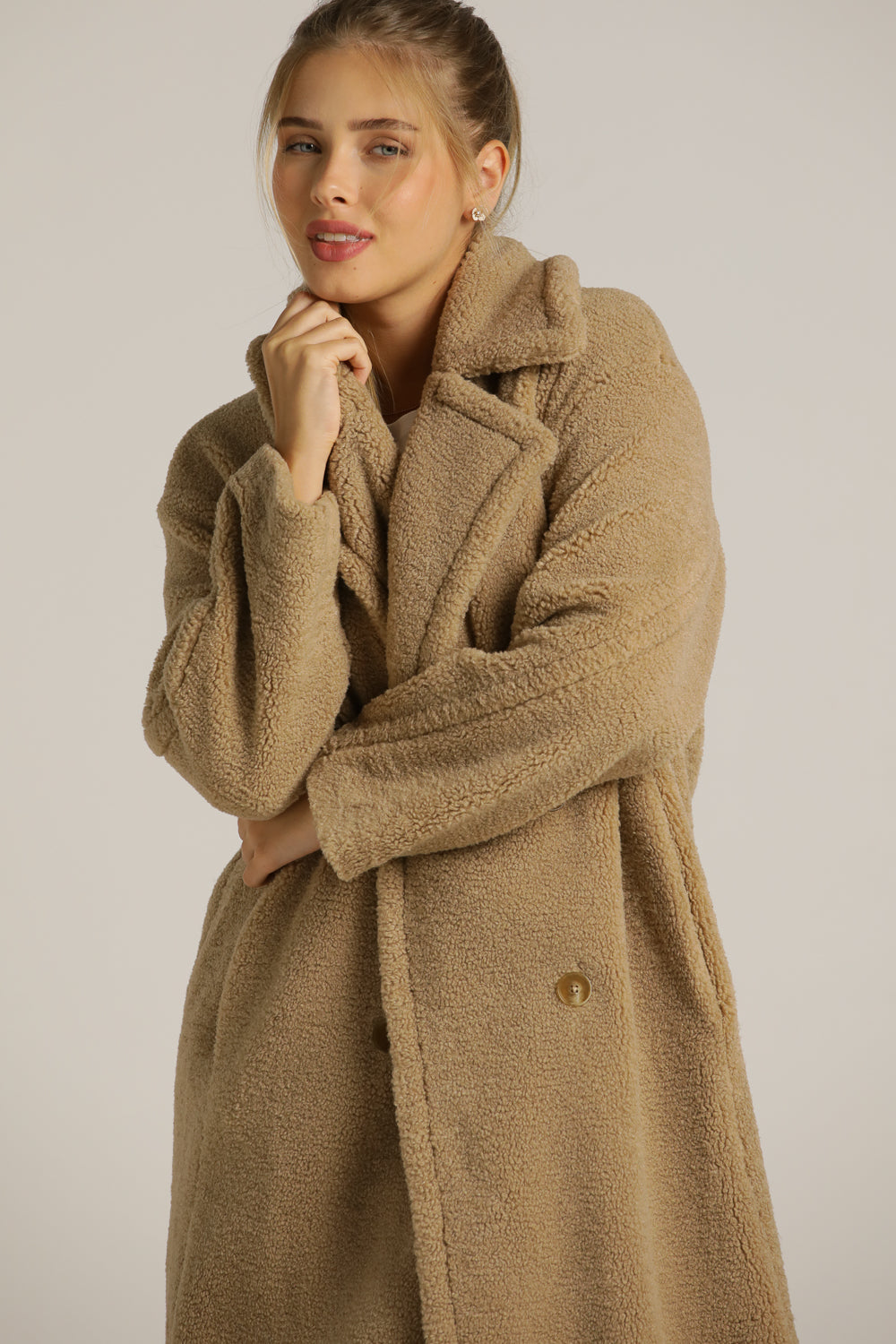מעיל טדי ארוך במראה פרוותי | קנת קול
