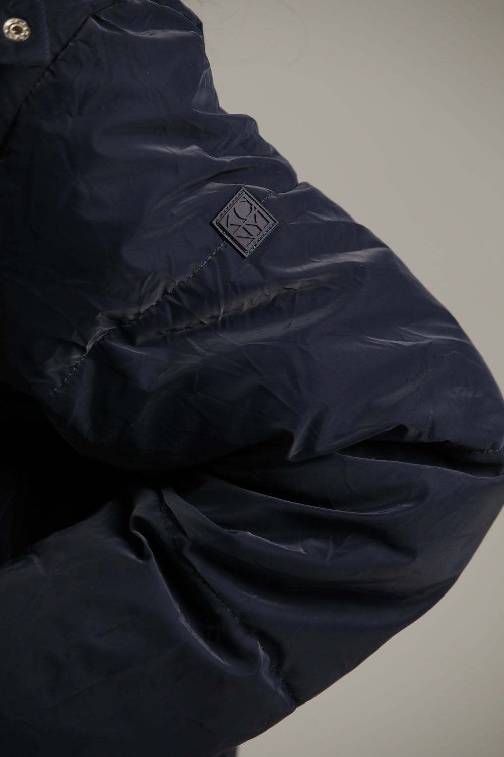 מעיל פוך קצר עם כובע נשלף | קנת קול