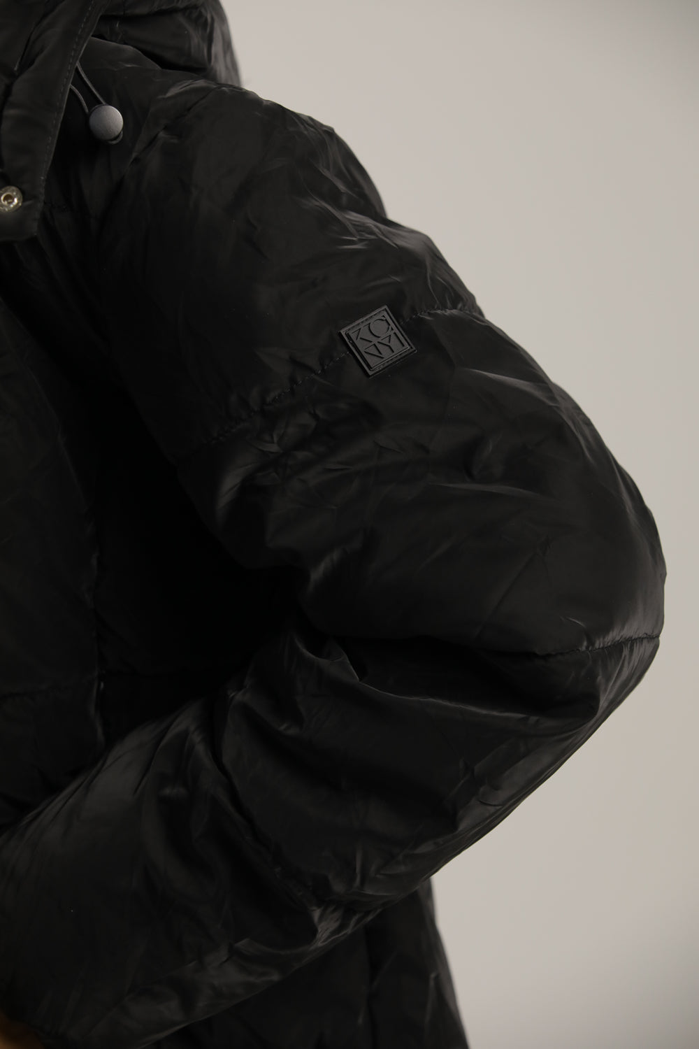 מעיל פוך קצר עם כובע נשלף | קנת קול