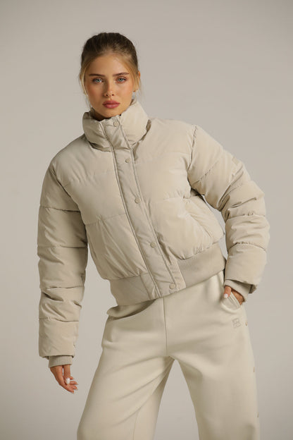 מעיל פוך קצר עם צווארון גבוה | קנת קול