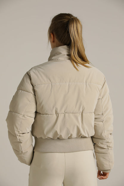 מעיל פוך קצר עם צווארון גבוה | קנת קול