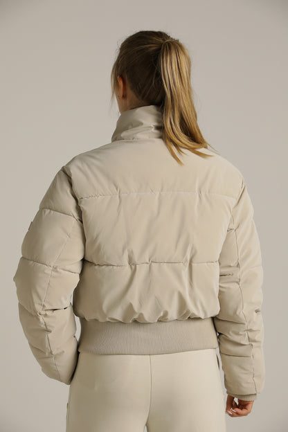 מעיל פוך קצר עם צווארון גבוה | קנת קול