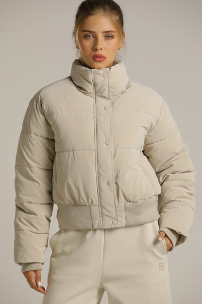 מעיל פוך קצר עם צווארון גבוה | קנת קול