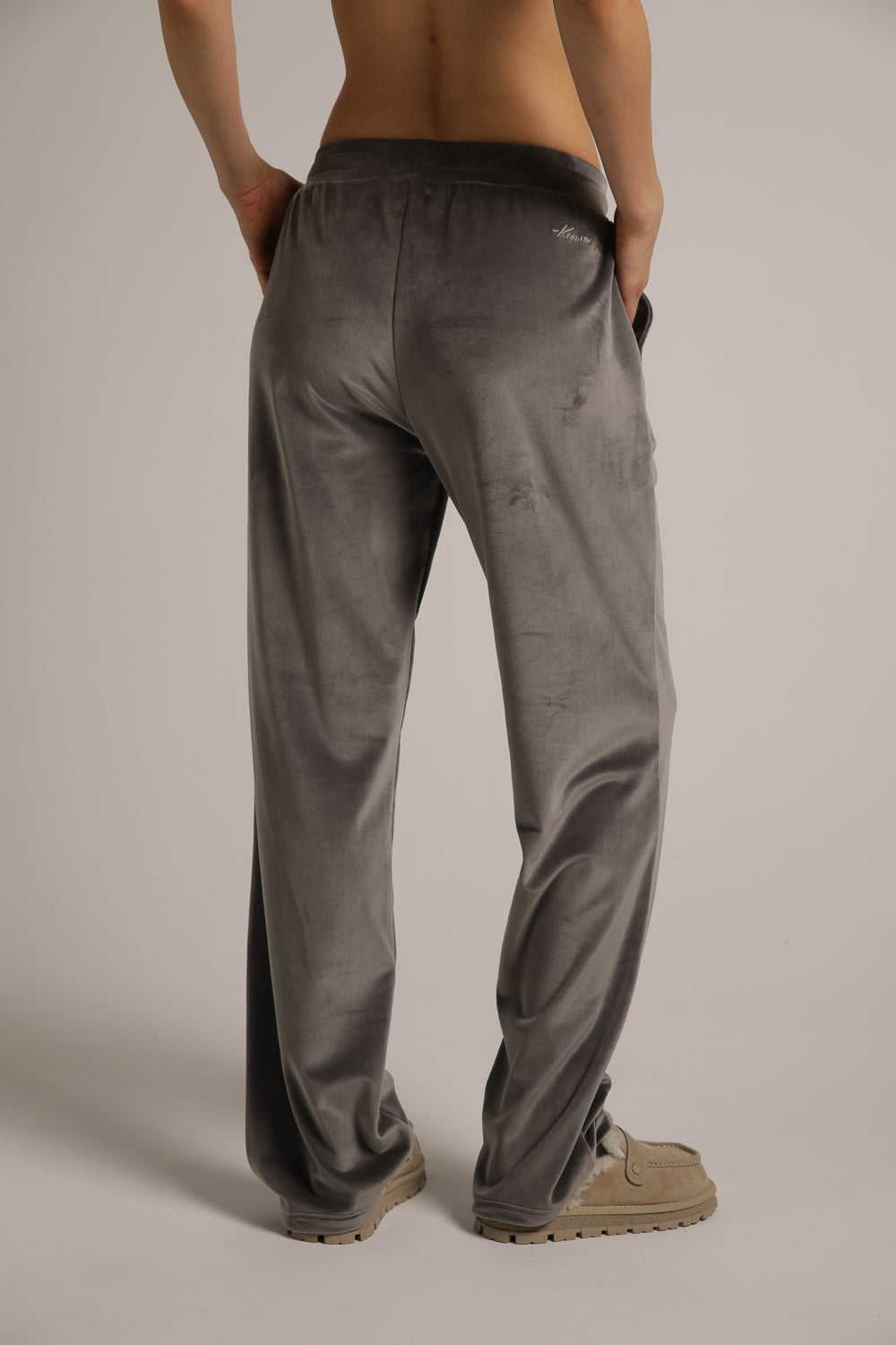 מכנסי טרנינג קטיפה בגזרה ישרה | קנת קול