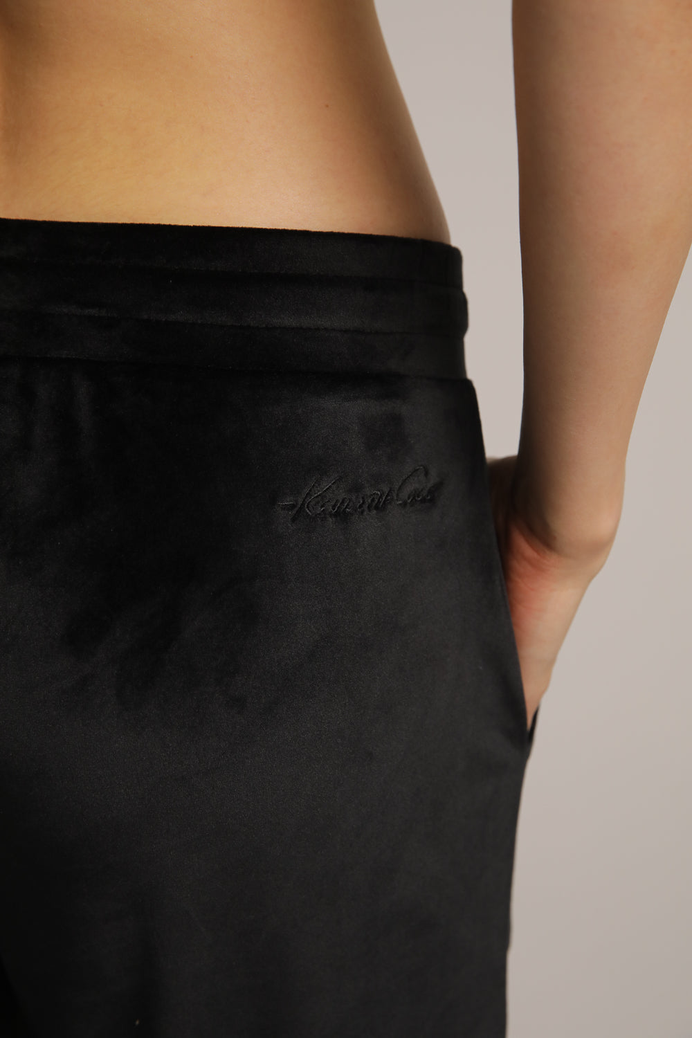מכנסי טרנינג קטיפה בגזרה ישרה | קנת קול