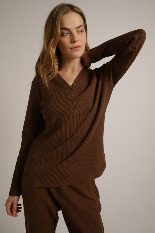 טישירט וואפל ארוכה עם פתח וי | קנת קול