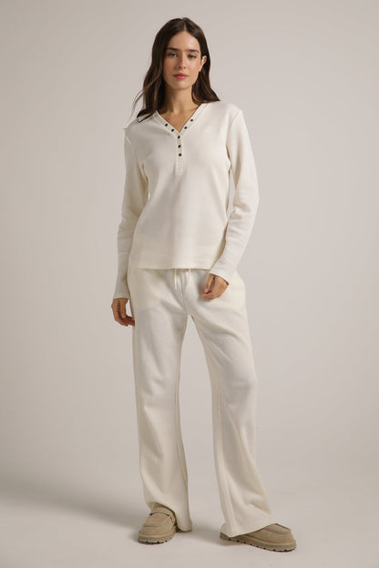 טישירט וואפל ארוכה עם פתח וי | קנת קול