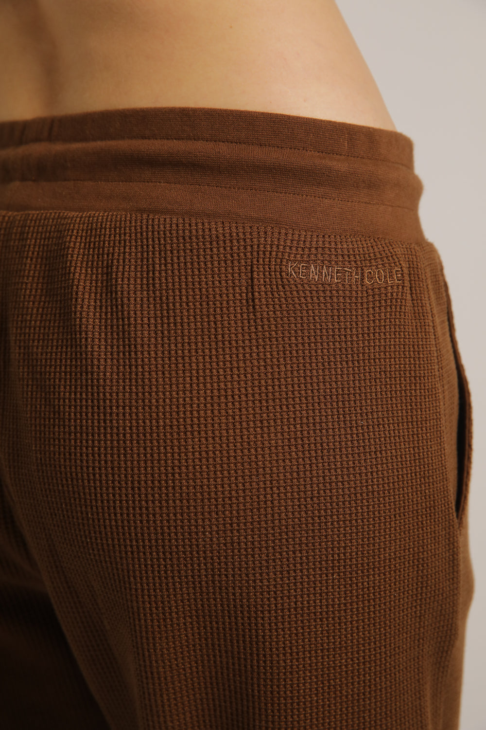 מכנסי ג'וגר בסריגת וואפל | קנת קול