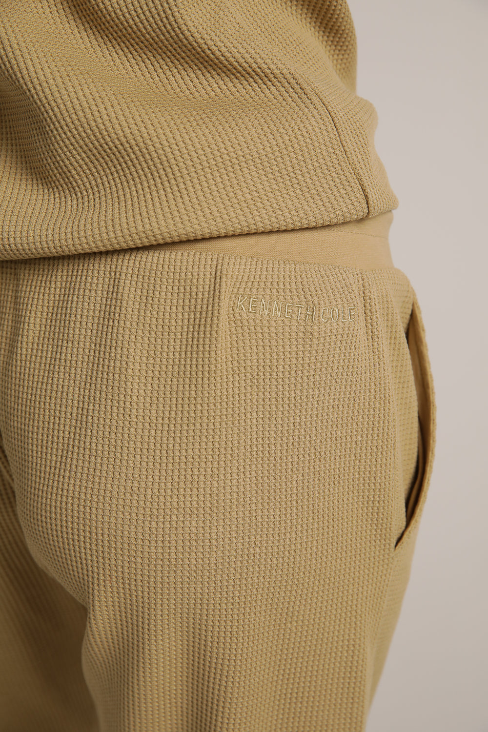 מכנסי ג'וגר בסריגת וואפל | קנת קול