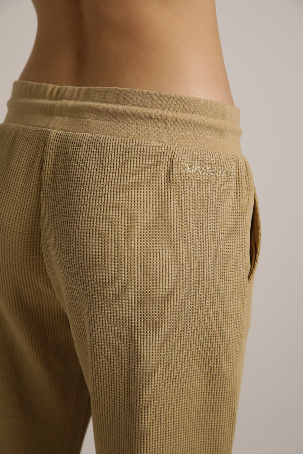 מכנסי טרנינג וואפל בגזרה רחבה | קנת קול