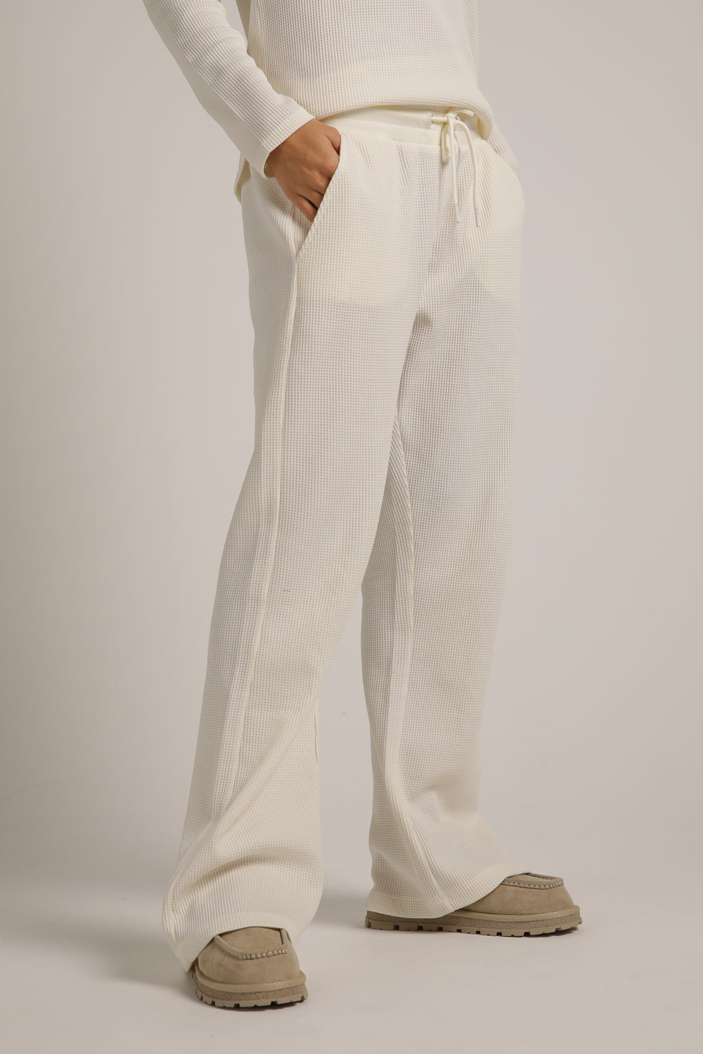 מכנסי טרנינג וואפל בגזרה רחבה | קנת קול