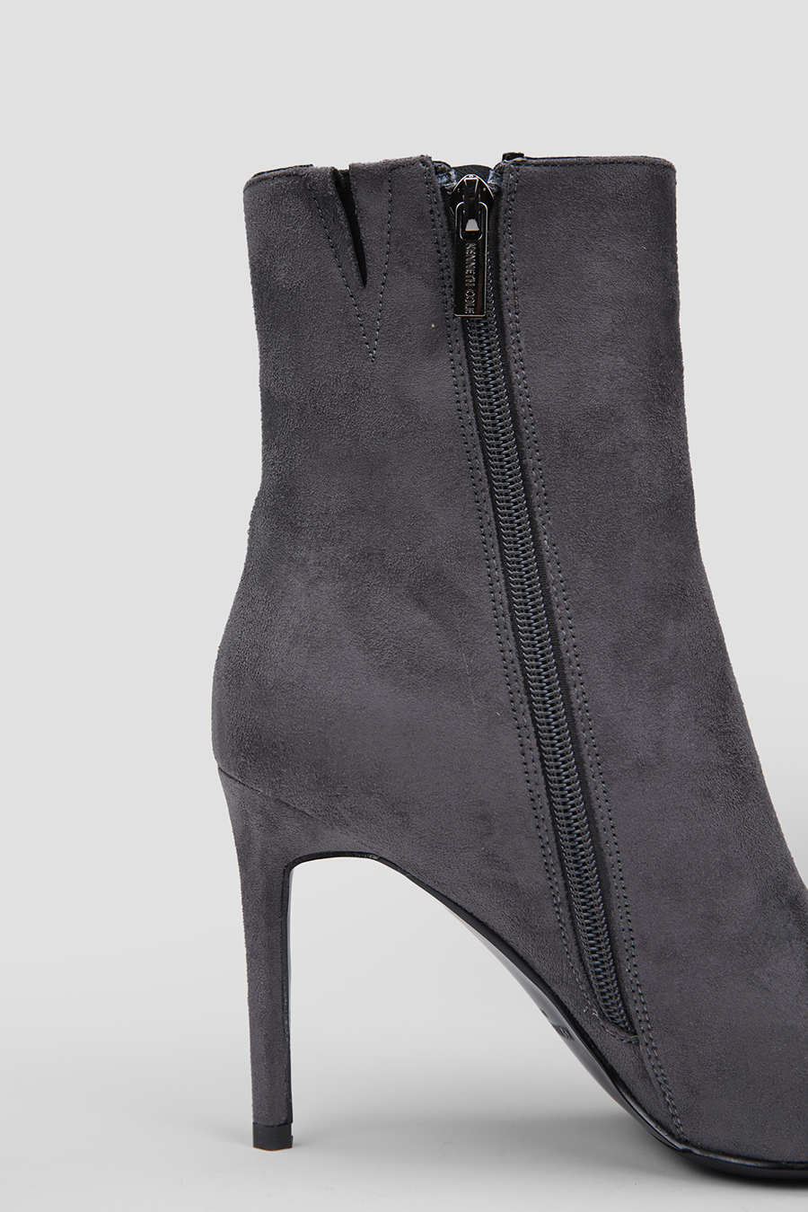 מגפוני עקב אלגנטיים בצבע אפור | קנת קול