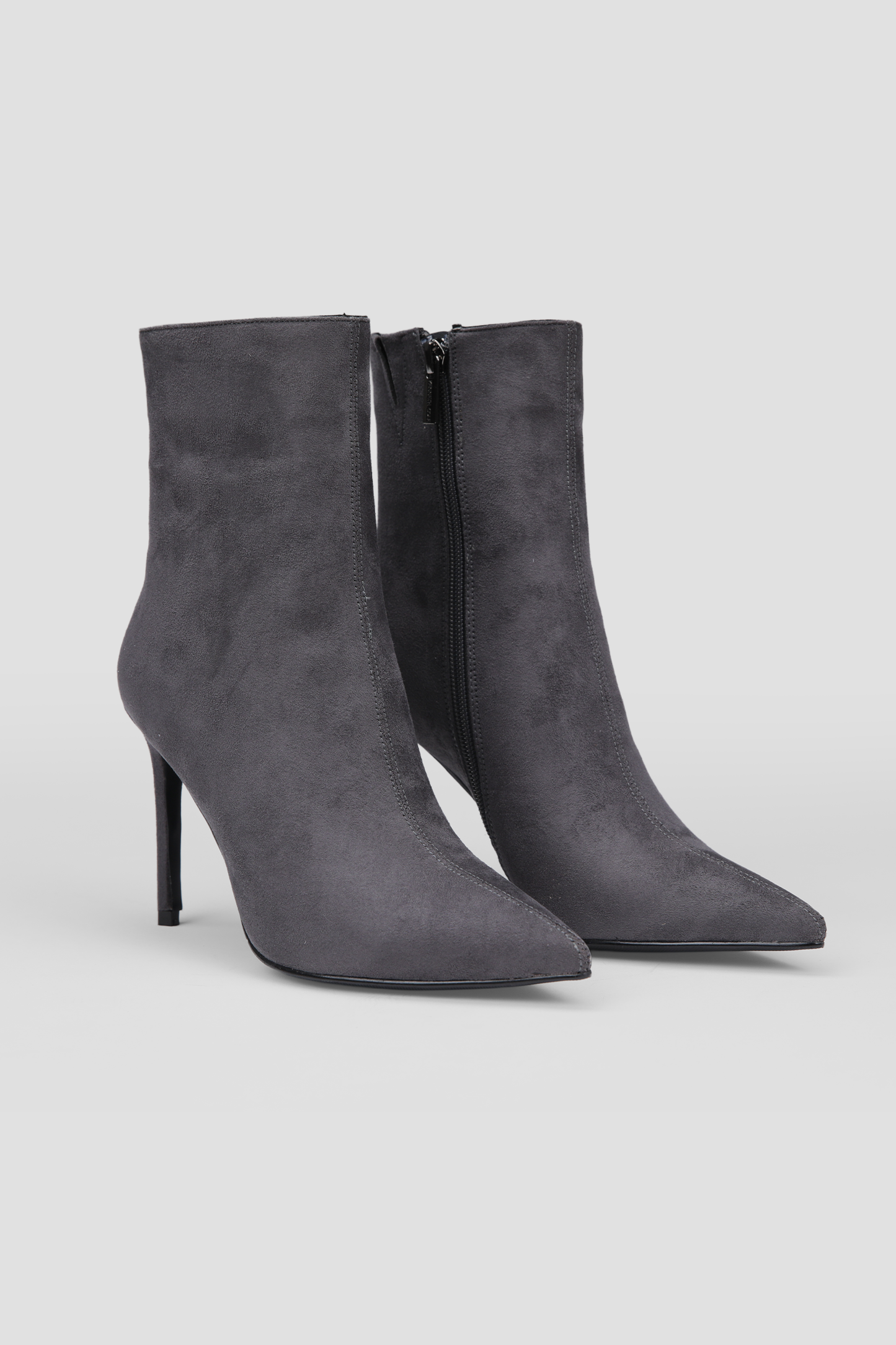 מגפוני עקב אלגנטיים בצבע אפור | קנת קול