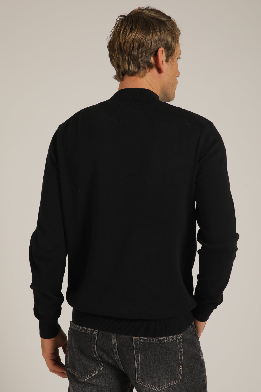 סריג עם צווארון גולף | קנת קול