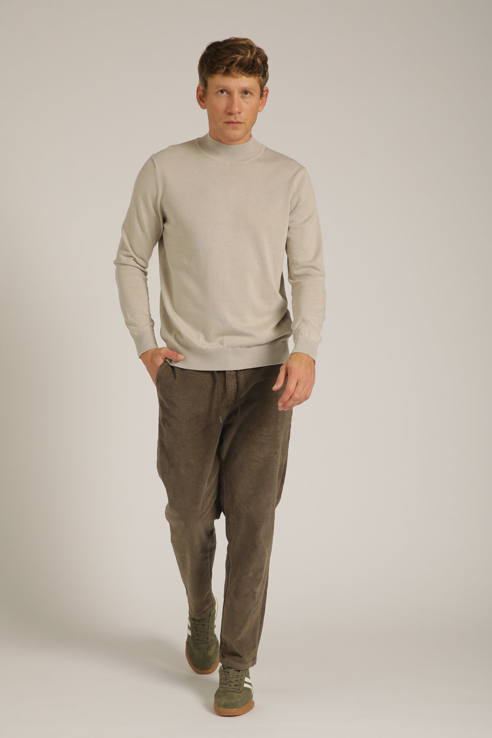 סריג עם צווארון גולף | קנת קול