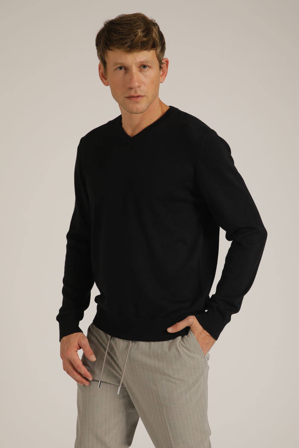 חולצת סריג עם צווארון וי | קנת קול