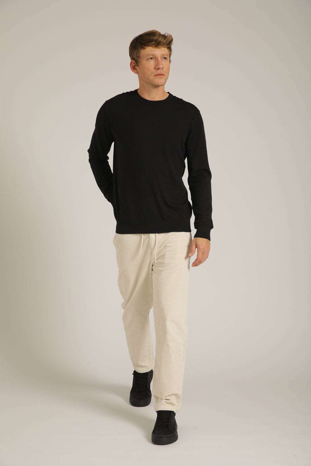 סריג ארוך עם צווארון עגול | קנת קול