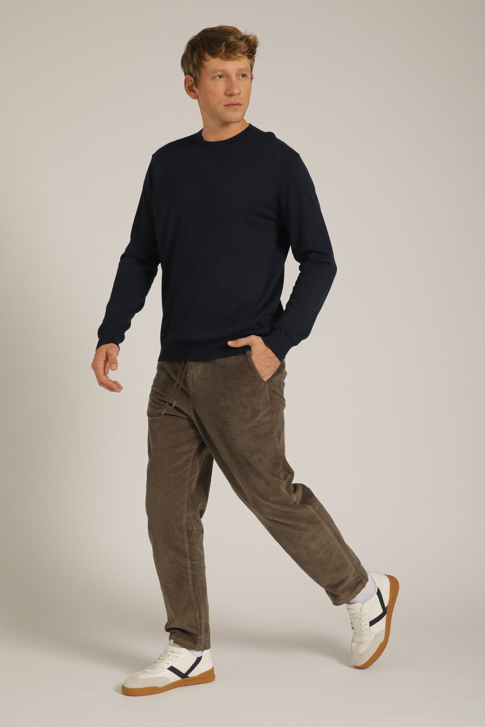 סריג ארוך עם צווארון עגול | קנת קול