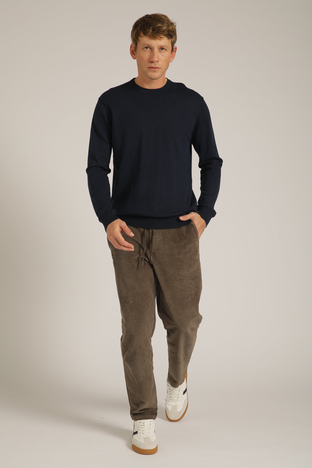 סריג ארוך עם צווארון עגול | קנת קול