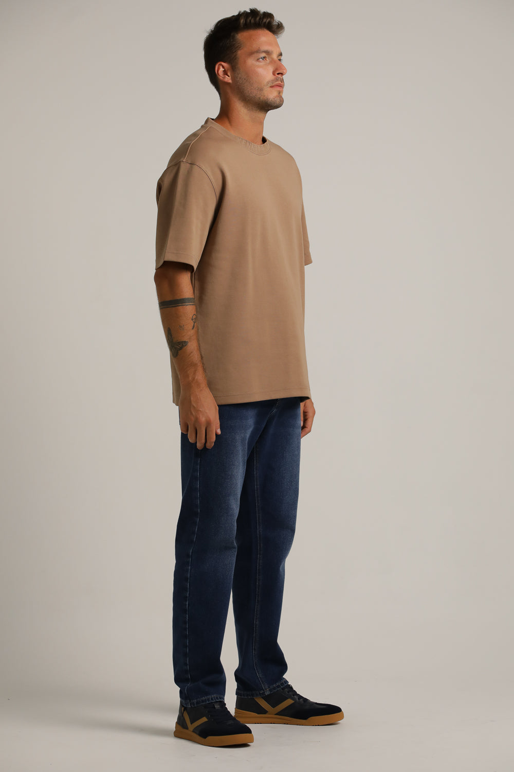 טישירט אוברסייז עם לוגו מוטבע בצווארון | קנת קול