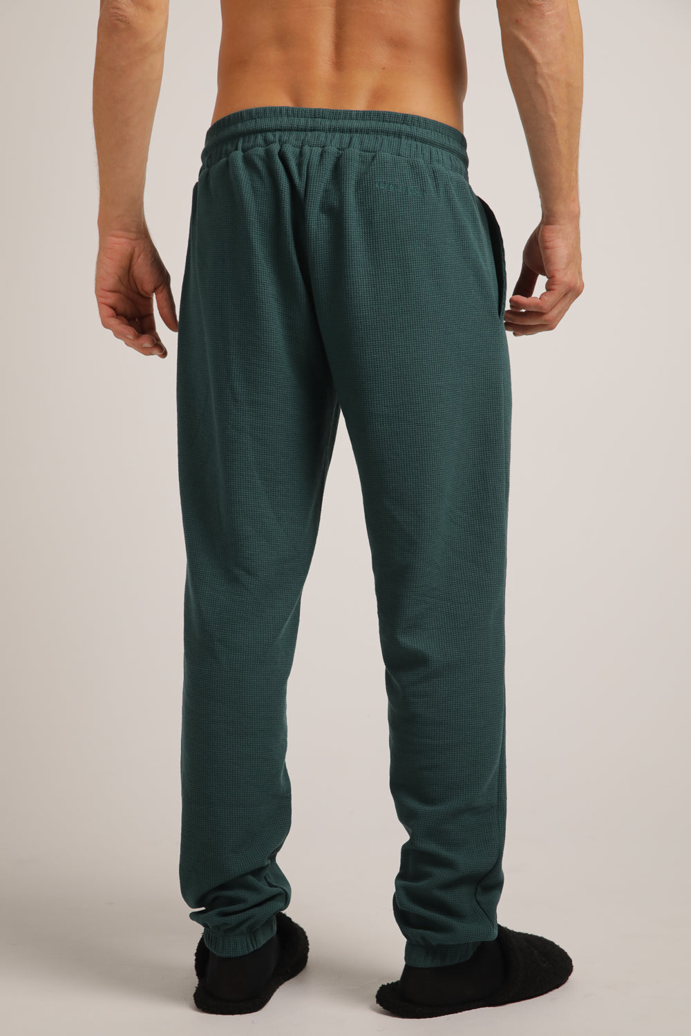 מכנסי טרנינג בטקסטורת וואפל | קנת קול