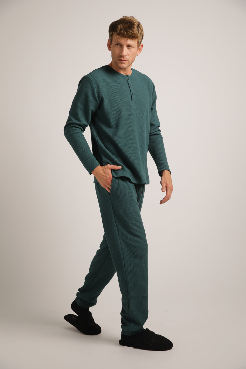 מכנסי טרנינג בטקסטורת וואפל | קנת קול