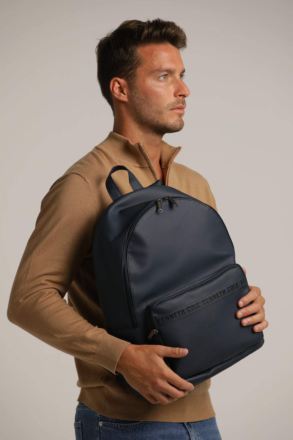 תיק גב ממותג לגברים | קנת קול