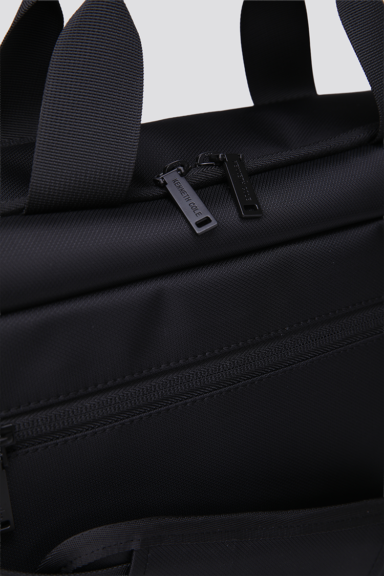 תיק מחשב ממותג בצבע שחור | קנת קול