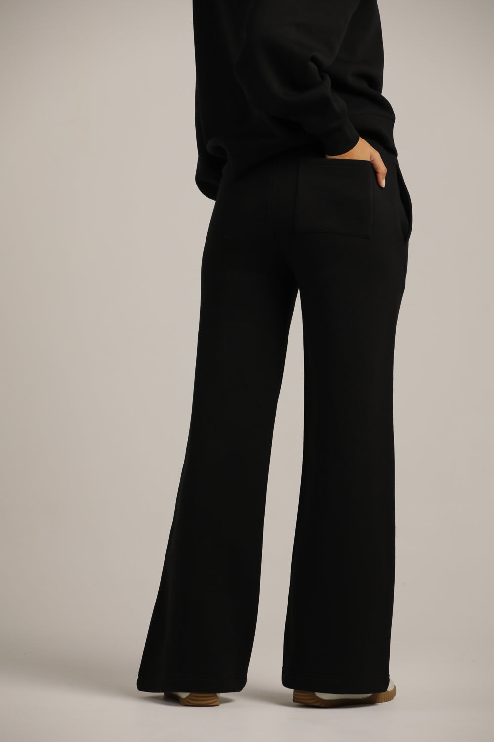 מכנסי טרנינג בגזרה רחבה | קנת קול