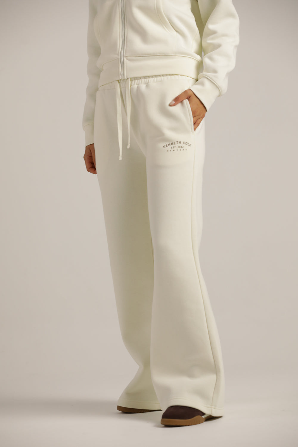 מכנסי טרנינג מתרחבים | קנת קול