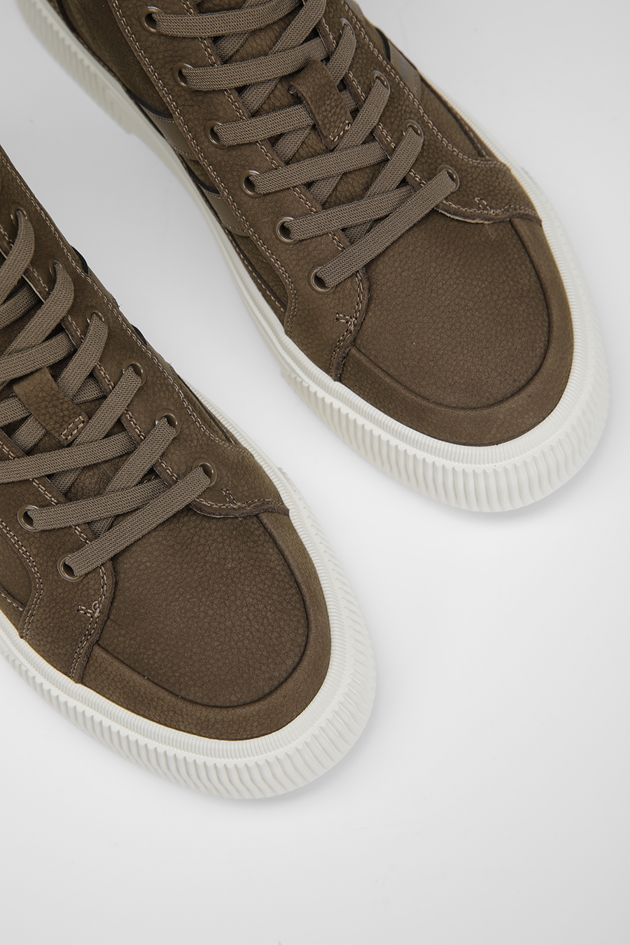 סניקרס גבוהות בצבע חום לגברים | קנת קול