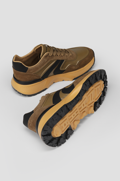 סניקרס עור זמש בצבע חום | קנת קול