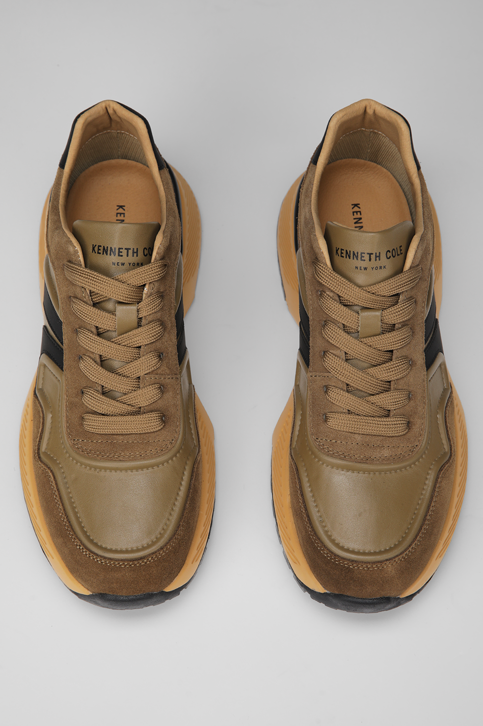 סניקרס עור זמש בצבע חום | קנת קול