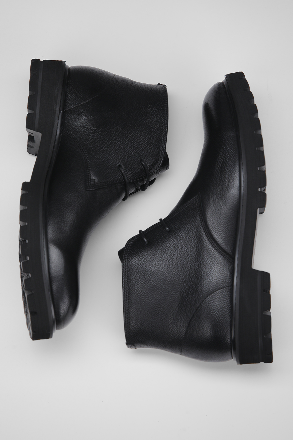 מגפוני עור בצבע שחור | קנת קול