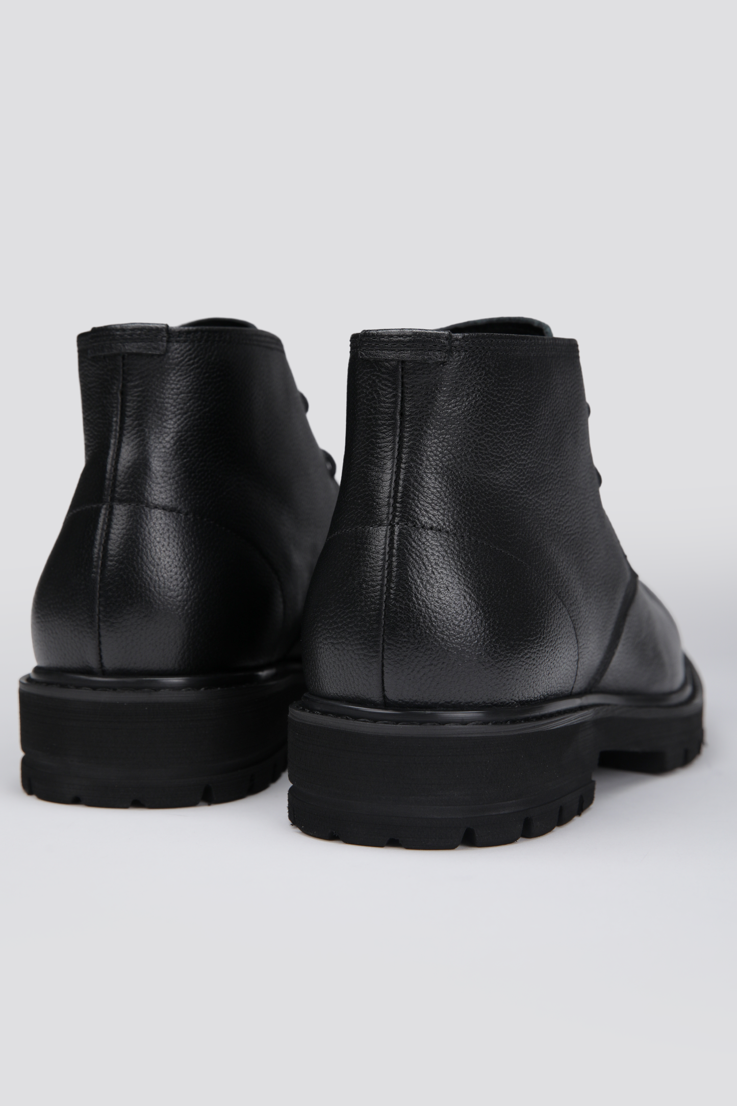 מגפוני עור בצבע שחור | קנת קול