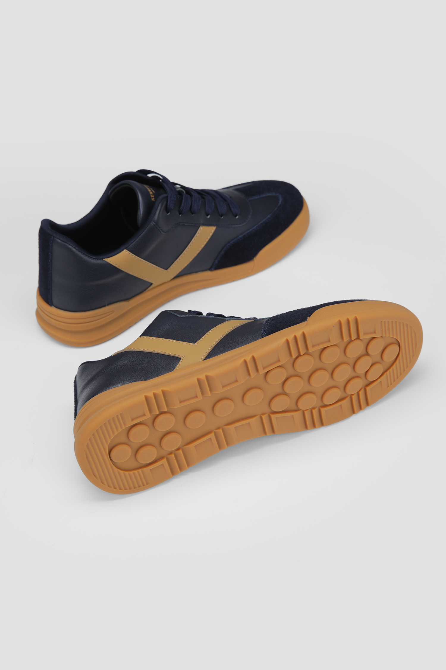 סניקרס עור מעוצבות לגברים | קנת קול