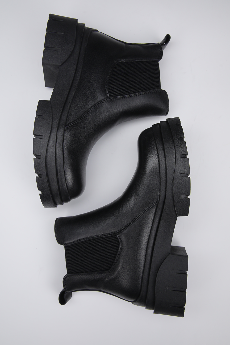 מגפוני עור בסגנון צ'לסי לנשים | קנת קול