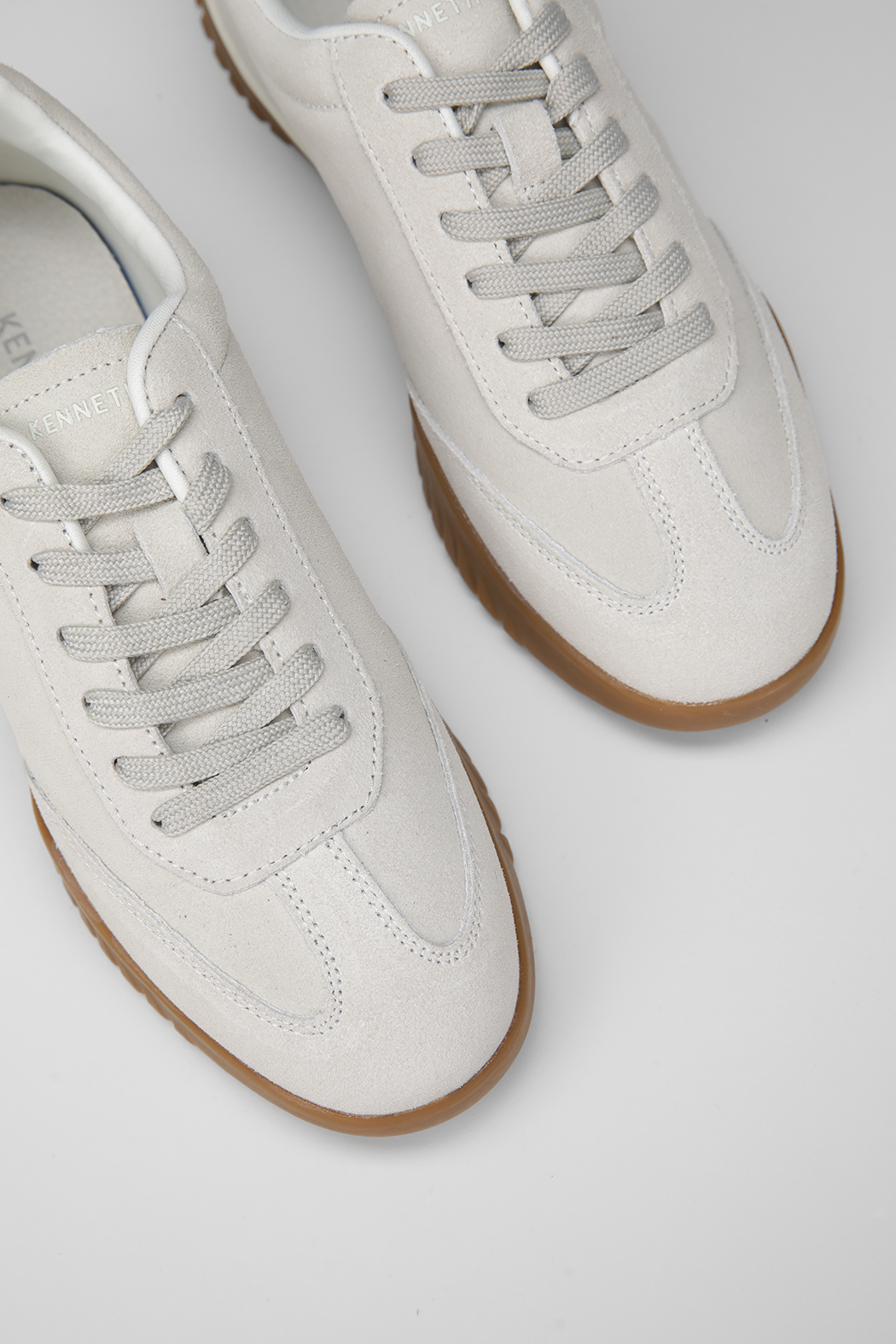 סניקרס עור זמש לנשים | קנת קול