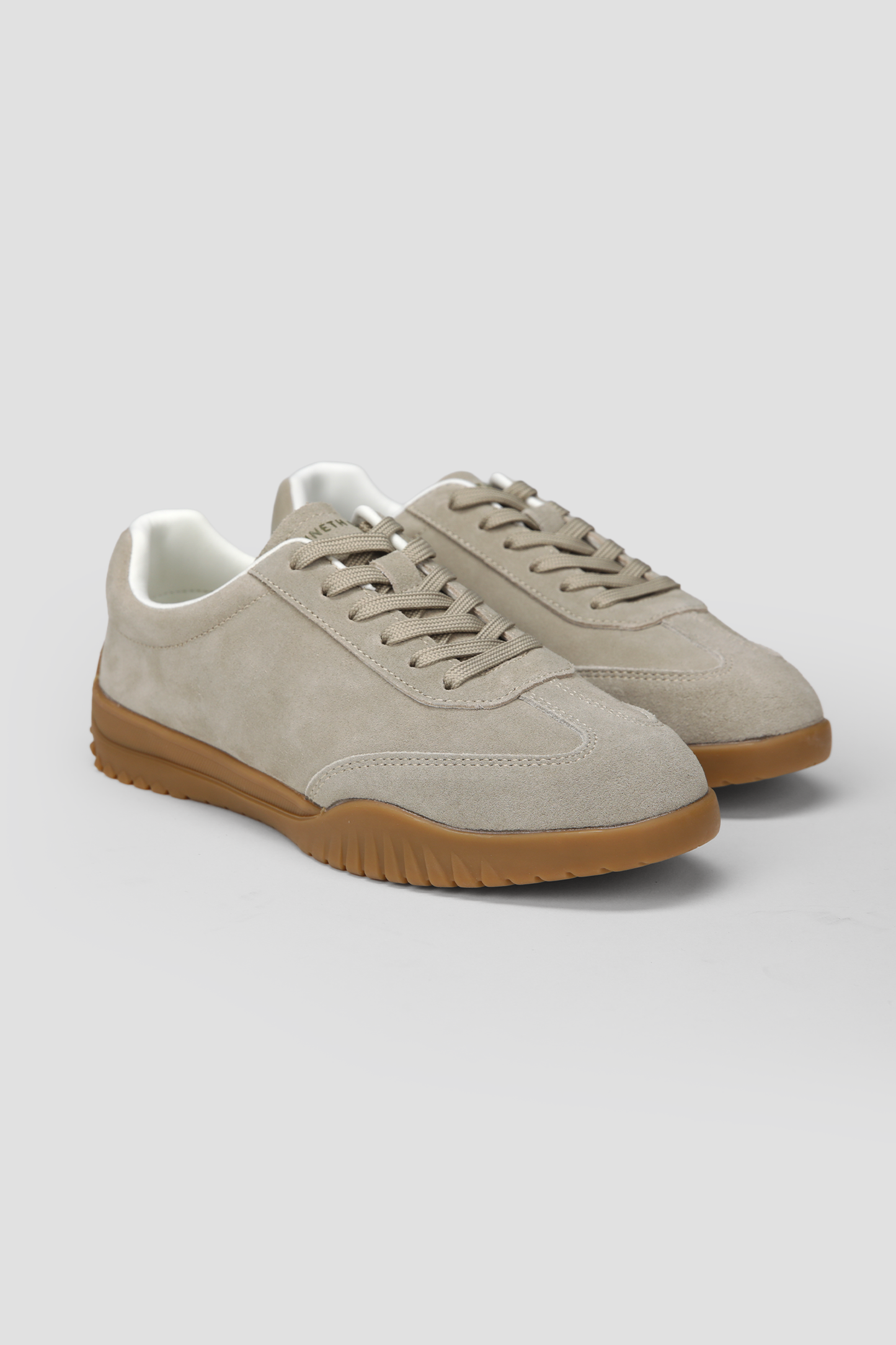 סניקרס עור זמש לנשים | קנת קול