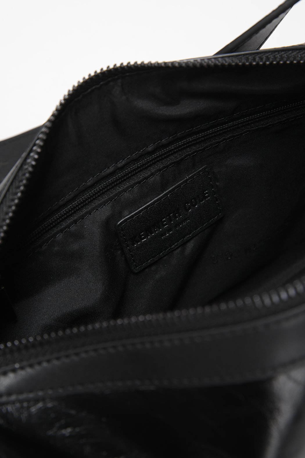 תיק צד בעיצוב אלגנטי | קנת קול 