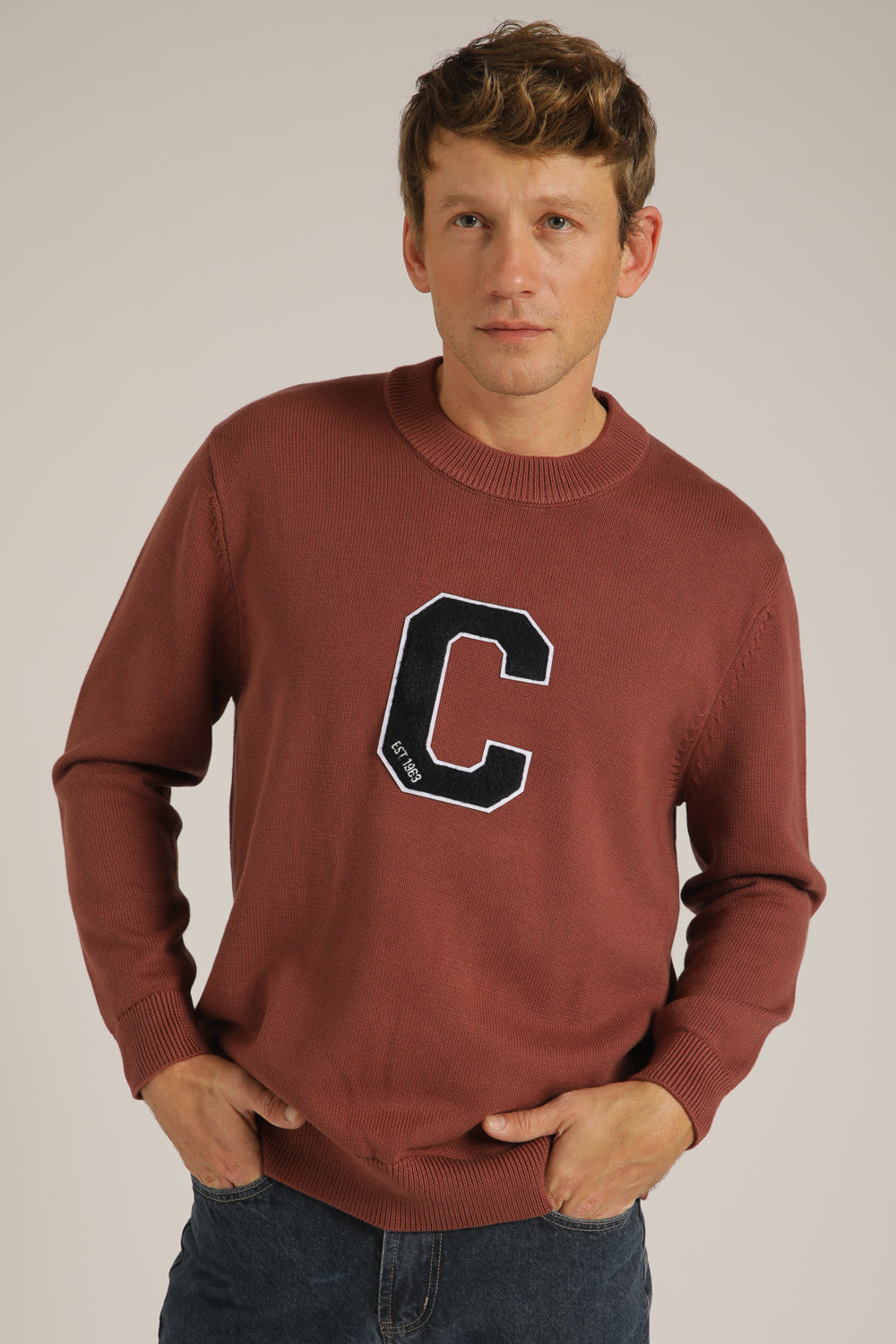 סריג עם פאץ' אות לוגו | קנת קול