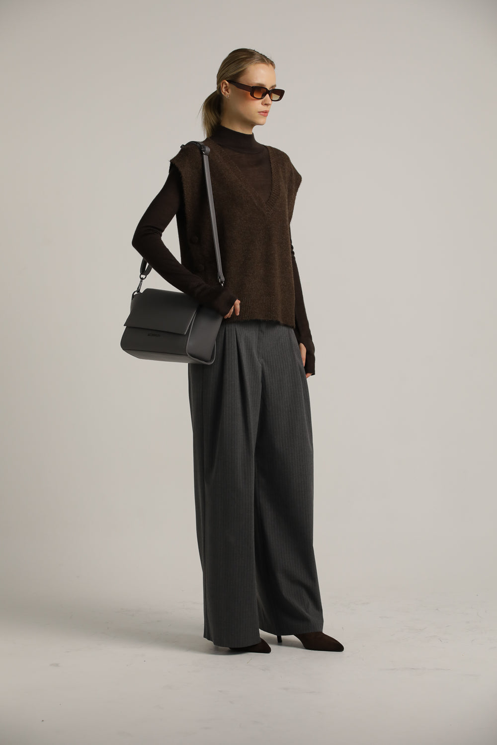 ווסט סרוג וינטג' עם כפתורים בצד | קנת קול